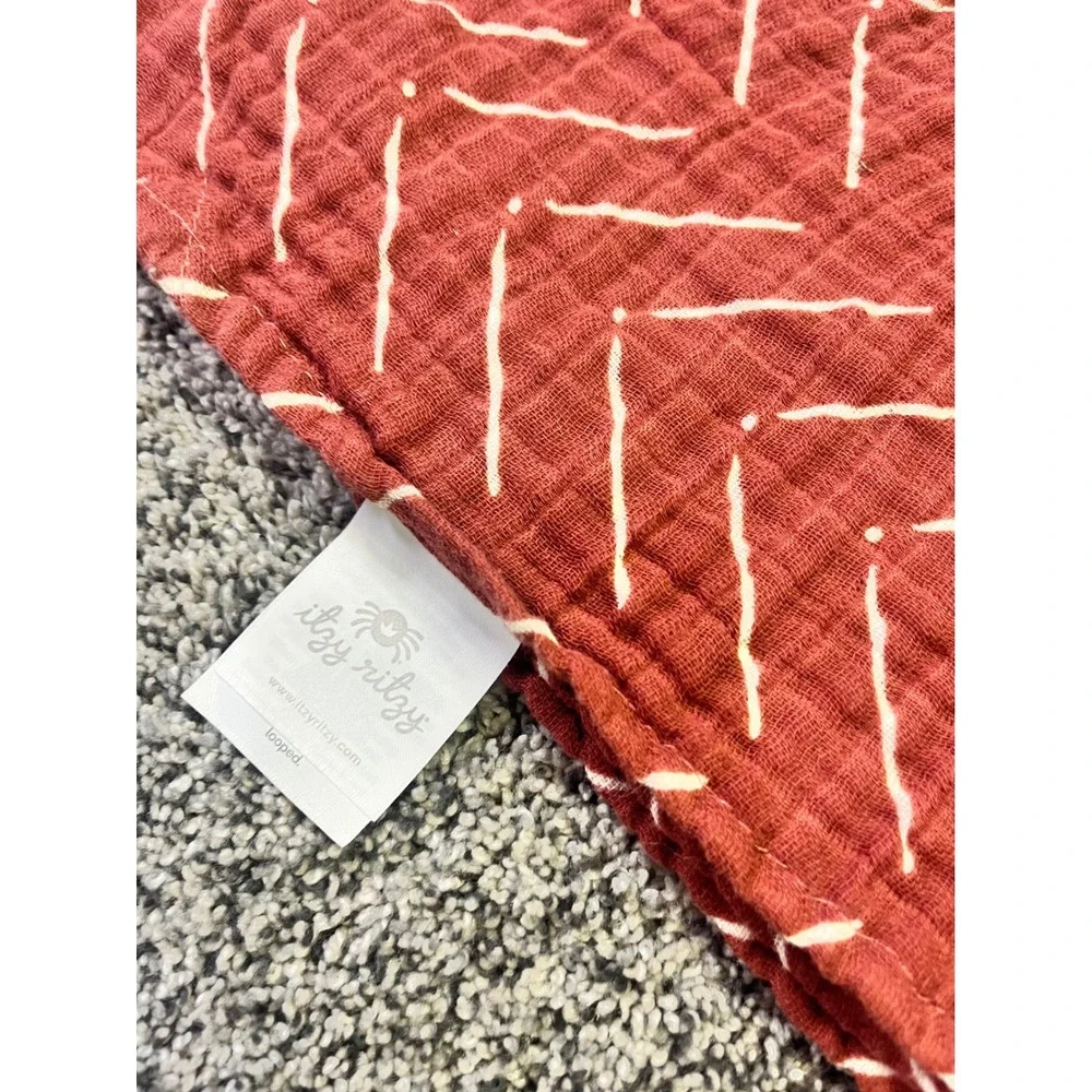 Itzy Ritzy Rust Red White Chevron Cotton Muslin Gauze Baby Swaddle Blanket Loop
